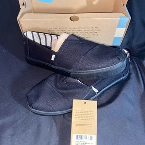 Alpargata Heritage canvas TOMS size 10 in men’s or 11 in women’s
